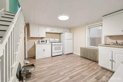 38 W Somerset Street, Raritan, NJ 08869 - Photo 11
