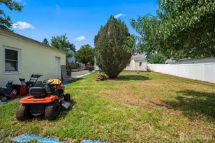 30 Runyon Ave, Edison, NJ 08817 - Photo 25