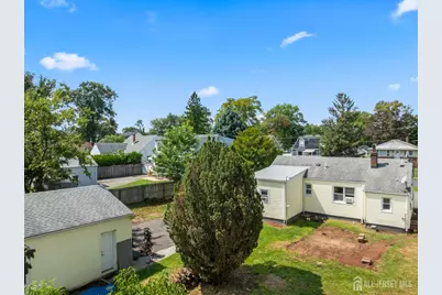 30 Runyon Avenue, Edison, NJ 08817 - Photo 9