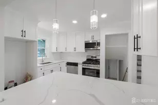 33 Larchmont Rd, Edison, NJ 08837 - Photo 9