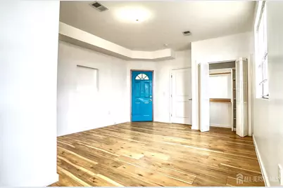 9017 Riverside Place, North Bergen, NJ 0747 - Photo 15