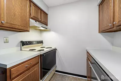 1306 Ravens Crest, Plainsboro Township, NJ 08536 - Photo 5