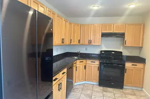 212 Darwin Ln, North Brunswick Township, NJ 08902 - Photo 5