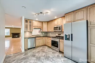 3902 Springbrook Dr, Edison, NJ 08820 - Photo 9