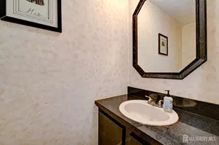 1705 N Oaks Blvd N, North Brunswick Township, NJ 08902 - Photo 25