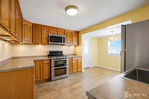 217 Bergen St, Woodbridge Township, NJ 07095 - Photo 9
