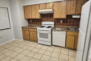 1909 Raspberry Ct, Edison, NJ 08817 - Photo 5