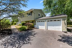5 Yale Ct, East Brunswick Township, NJ 08816 - Photo 1