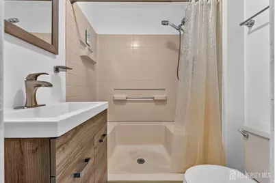32 S 7th Avenue S, Highland Park, NJ 08904 - Photo 7
