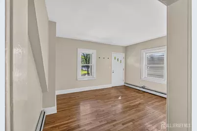 32 S 7th Avenue S, Highland Park, NJ 08904 - Photo 3