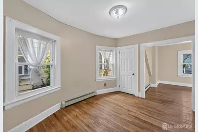 32 S 7th Avenue S, Highland Park, NJ 08904 - Photo 5