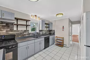 32 S 7th Ave S, Highland Park, NJ 08904 - Photo 9