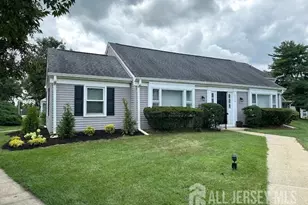 432 Newport Way, Monroe Township, NJ 08831 - Photo 1
