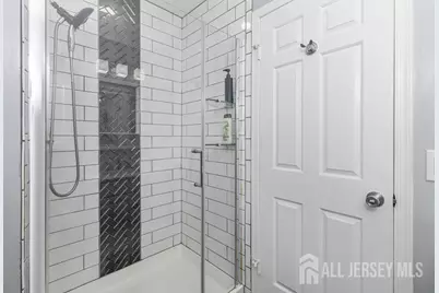 4 Heritage Square, Sayreville, NJ 08872 - Photo 11