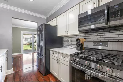 4 Heritage Square, Sayreville, NJ 08872 - Photo 3