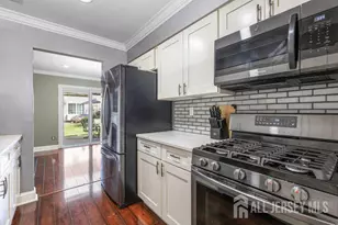 4 Heritage Square, Sayreville, NJ 08872 - Photo 3