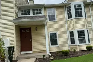 27 Dennis Ct, Hightstown, NJ 08520 - Photo 1
