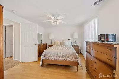 932 Beatrice Parkway, Edison, NJ 08820 - Photo 25