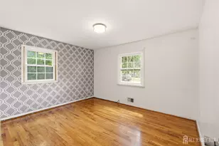 19 Sycamore Ave, Edison, NJ 08817 - Photo 19