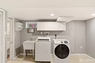 19 Sycamore Ave, Edison, NJ 08817 - Photo 37