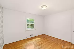 19 Sycamore Ave, Edison, NJ 08817 - Photo 21