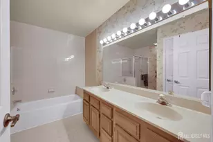8 Ingram Dr, Monroe Township, NJ 08831 - Photo 33