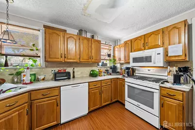 40 Richter Avenue, Milltown, NJ 08850 - Photo 21
