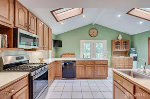 48 Frost Ave, Edison, NJ 08820 - Photo 17