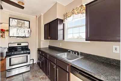 40 Throop Avenue, New Brunswick, NJ 08901 - Photo 17