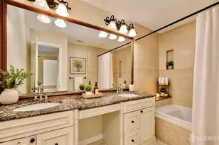 22 Borell Square, Sayreville, NJ 08859 - Photo 11