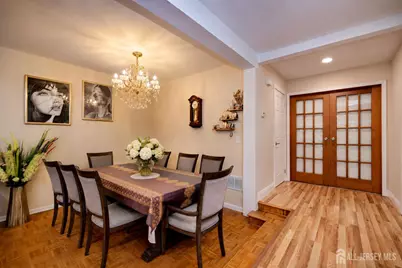 22 Borell Square, Sayreville, NJ 08859 - Photo 5