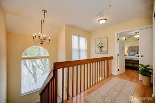 22 Borell Square, Sayreville, NJ 08859 - Photo 9