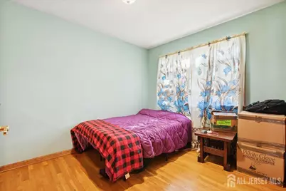 28 Debra Place, Sewaren, NJ 07077 - Photo 11