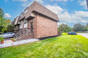 6005 N Oaks Blvd, North Brunswick Township, NJ 08902 - Photo 33