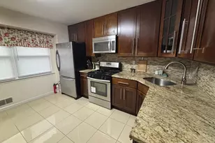 6005 N Oaks Blvd, North Brunswick Township, NJ 08902 - Photo 7