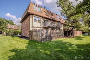 6005 N Oaks Blvd, North Brunswick Township, NJ 08902 - Photo 37