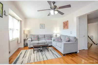 6005 N Oaks Boulevard, North Brunswick Township, NJ 08902 - Photo 3