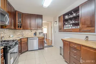 6005 N Oaks Blvd, North Brunswick Township, NJ 08902 - Photo 7