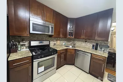 6005 N Oaks Boulevard, North Brunswick Township, NJ 08902 - Photo 9