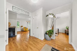 5 Travis Ct, Monroe Township, NJ 08831 - Photo 9