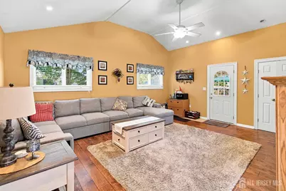 33 Pershing Avenue, Milltown, NJ 08850 - Photo 11