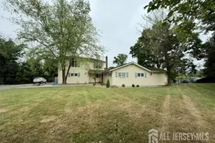 24 Beardslee Rd, Franklin Township, NJ 08844 - Photo 1