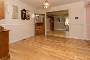 25 Huntington Rd, Edison, NJ 08820 - Photo 17