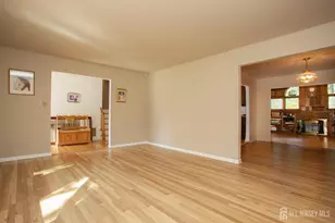 25 Huntington Rd, Edison, NJ 08820 - Photo 13