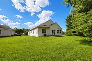111 Fontaine Ct, Monroe Township, NJ 08831 - Photo 3