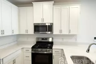 29210 Radford Ct, Monroe Township, NJ 08831 - Photo 9