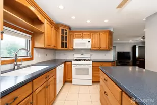 199 Princeton Rd, Sayreville, NJ 08859 - Photo 9