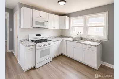 49 Lincoln Court, Keansburg, NJ 07735 - Photo 3