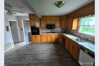 4 Vale Street, Edison, NJ 08817 - Photo 13