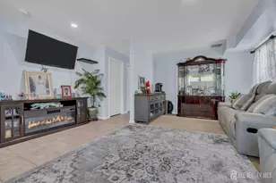 425 Thomas St, Perth Amboy, NJ 08861 - Photo 9